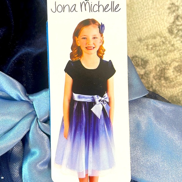 Sz 7 : Jona Michelle Dress - Picture 2 of 8